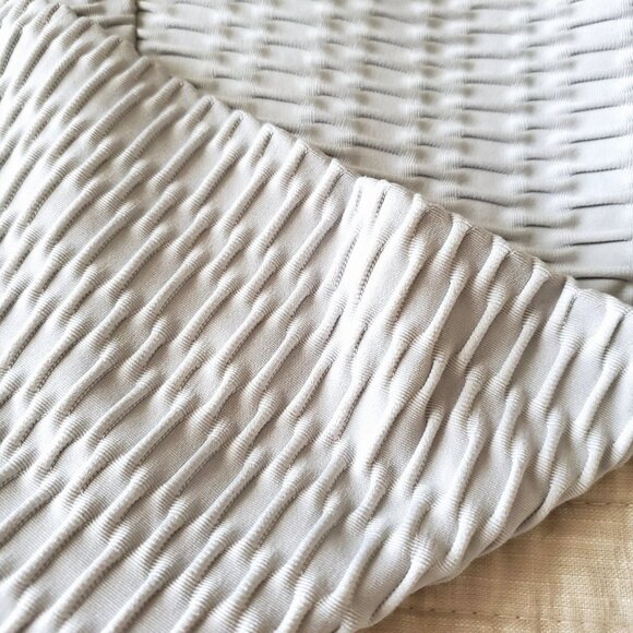 LEGGINGS SIZE M BOOTY ENHANCING CRUSHED TEXTURED FABRIC LIGHT GRAY NEW - Picture 5 of 8